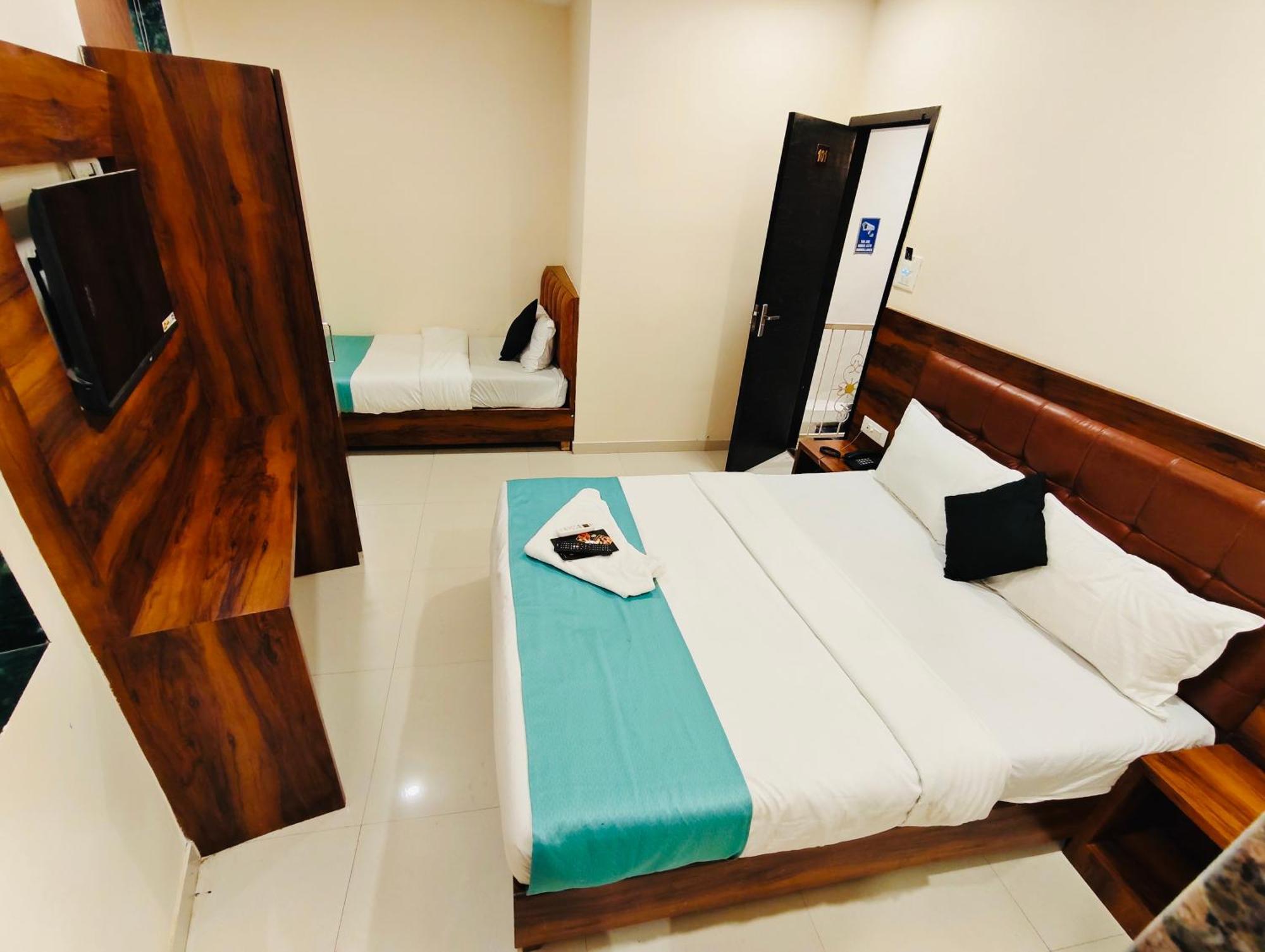 Lavender Inn -10Min-Mumbai International Airport — Photos 1